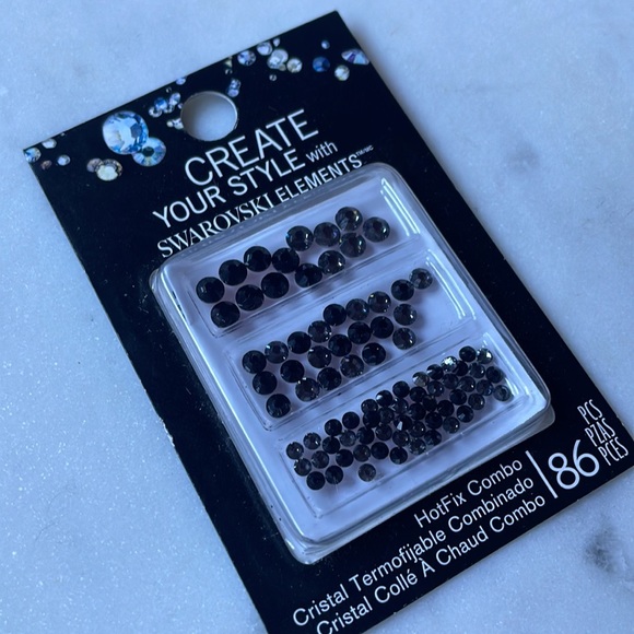 Swarovski | HotFix Combo Pack in Jet Silver & Night Crystals - Picture 3 of 7